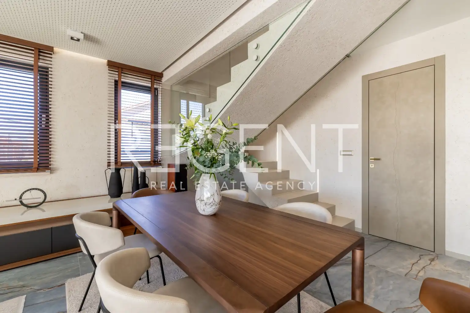 Split, Kaštel Lukšić - Luxusní Penthouse 110 m2 s terasou