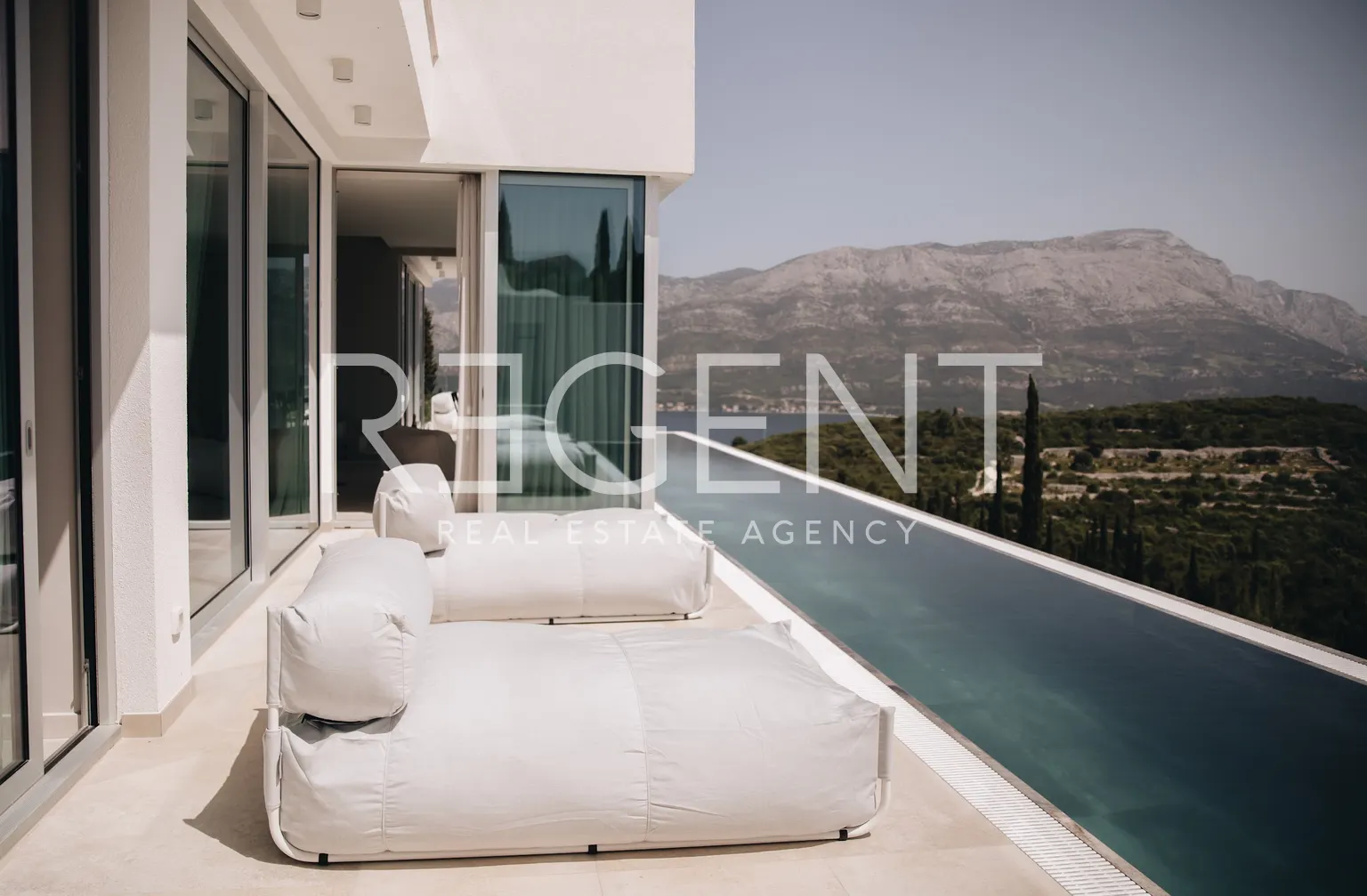 Korčula, Žrnovo - Luxusní rodinná vila 360 m2