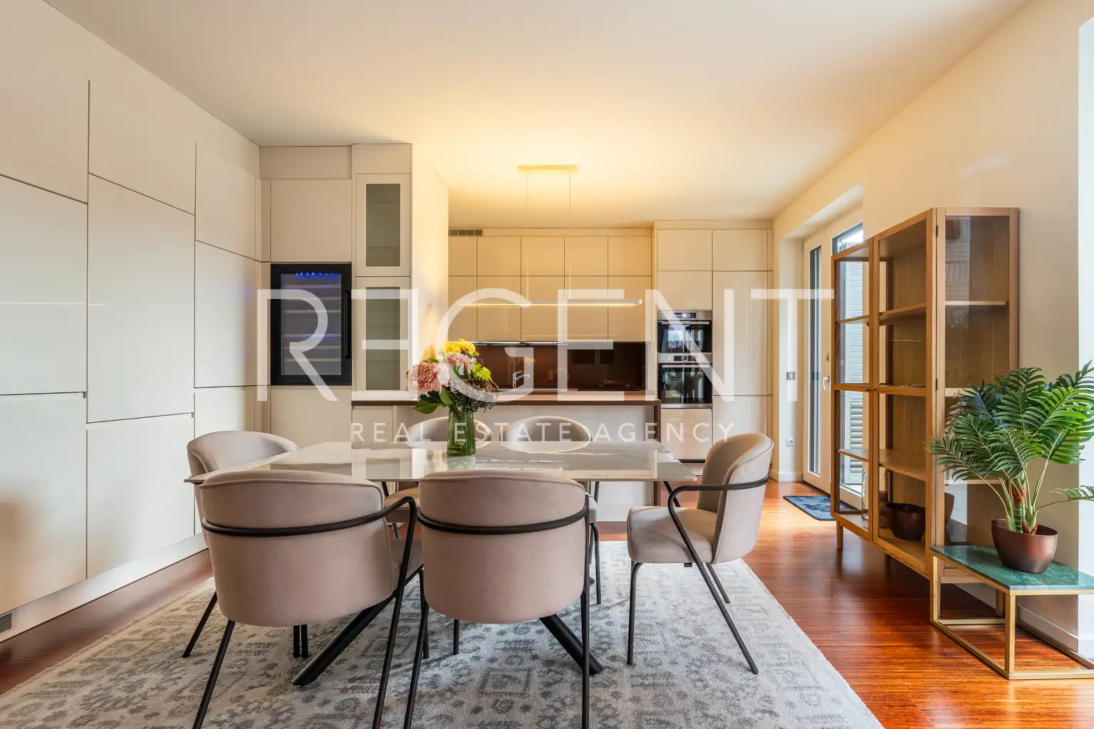 Zagreb, VMDMaksimir – Prostoren trisobno stan s teraso 110m2 najem