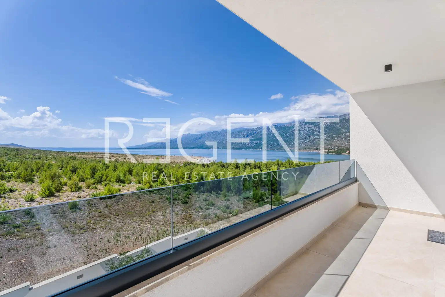 Zadar, Rovanjska - Newly built villa with a pool and sea view