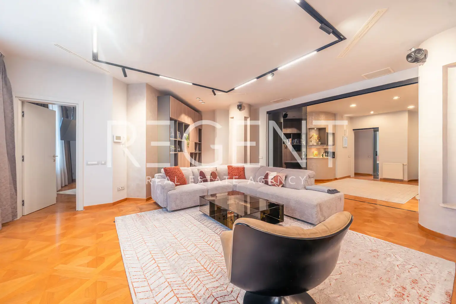 Zagreb, Center - Luxurious four-room apartment in the city center