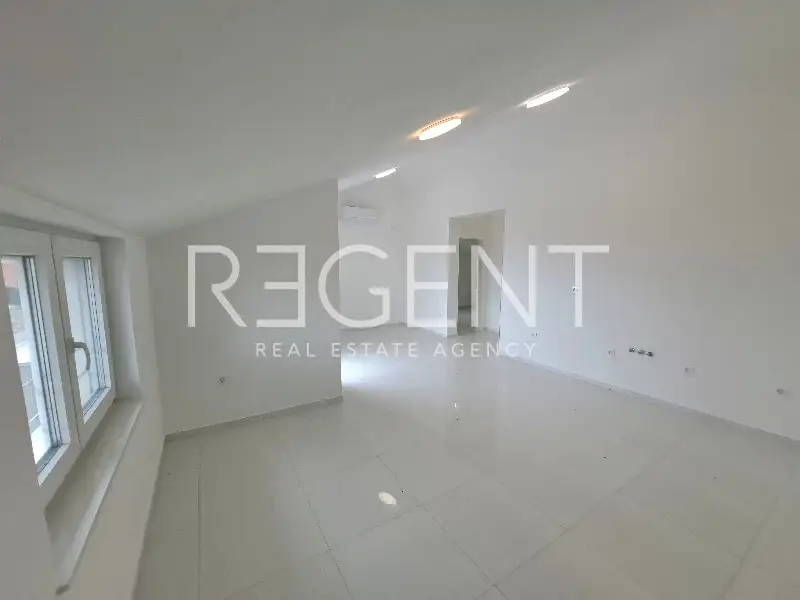 Crikvenica - Vierzimmerwohnung mit Terrasse 110 m2, Neubau