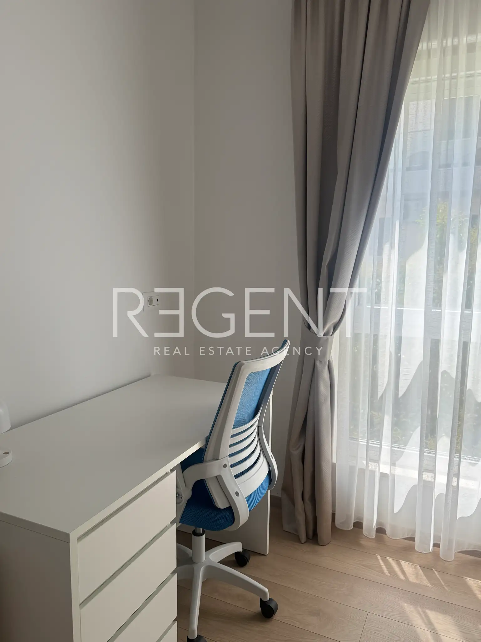 Split, Strožanac – For rent, three-room apartment 103 m² loggia jacuzzi parking