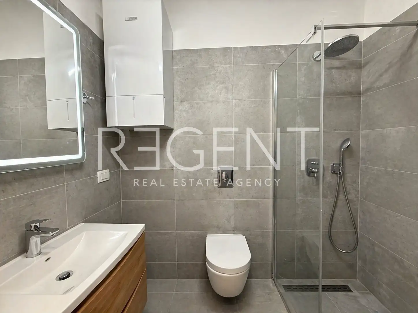 Zagreb, Centar - Renoviran dvosoban stan u centru