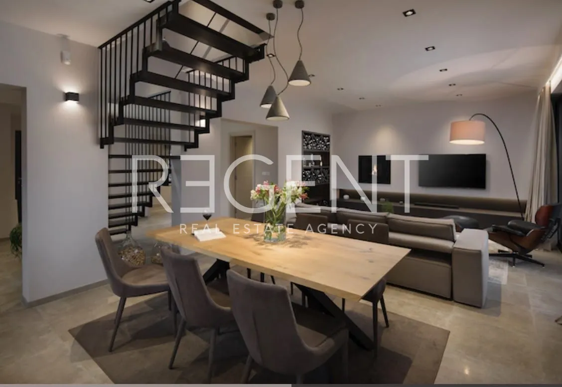 Istra, Višnjan – Vila 250 m2 na parceli od 1659 m2 top lokacija