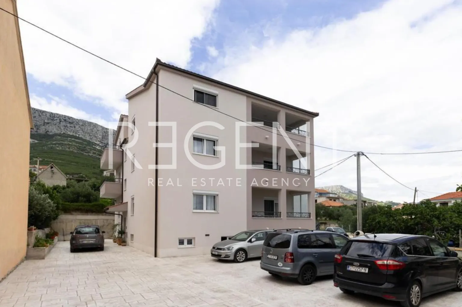 Trogir, Seget Donji - Trzypokojowe mieszkanie z widokiem na morze 113 m2