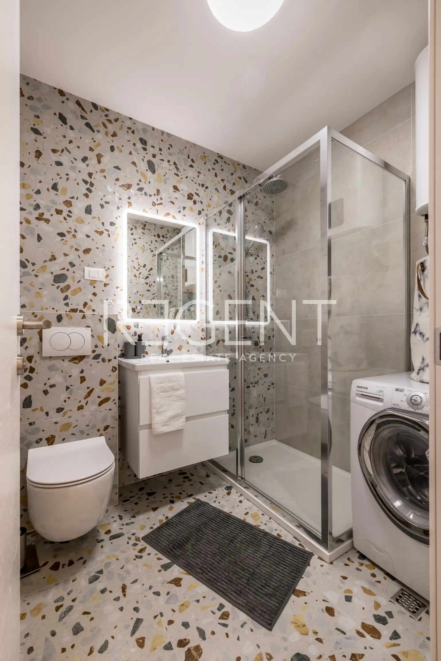 Spalato, Žnjan - Appartamento trilocale con loggia e vista mare