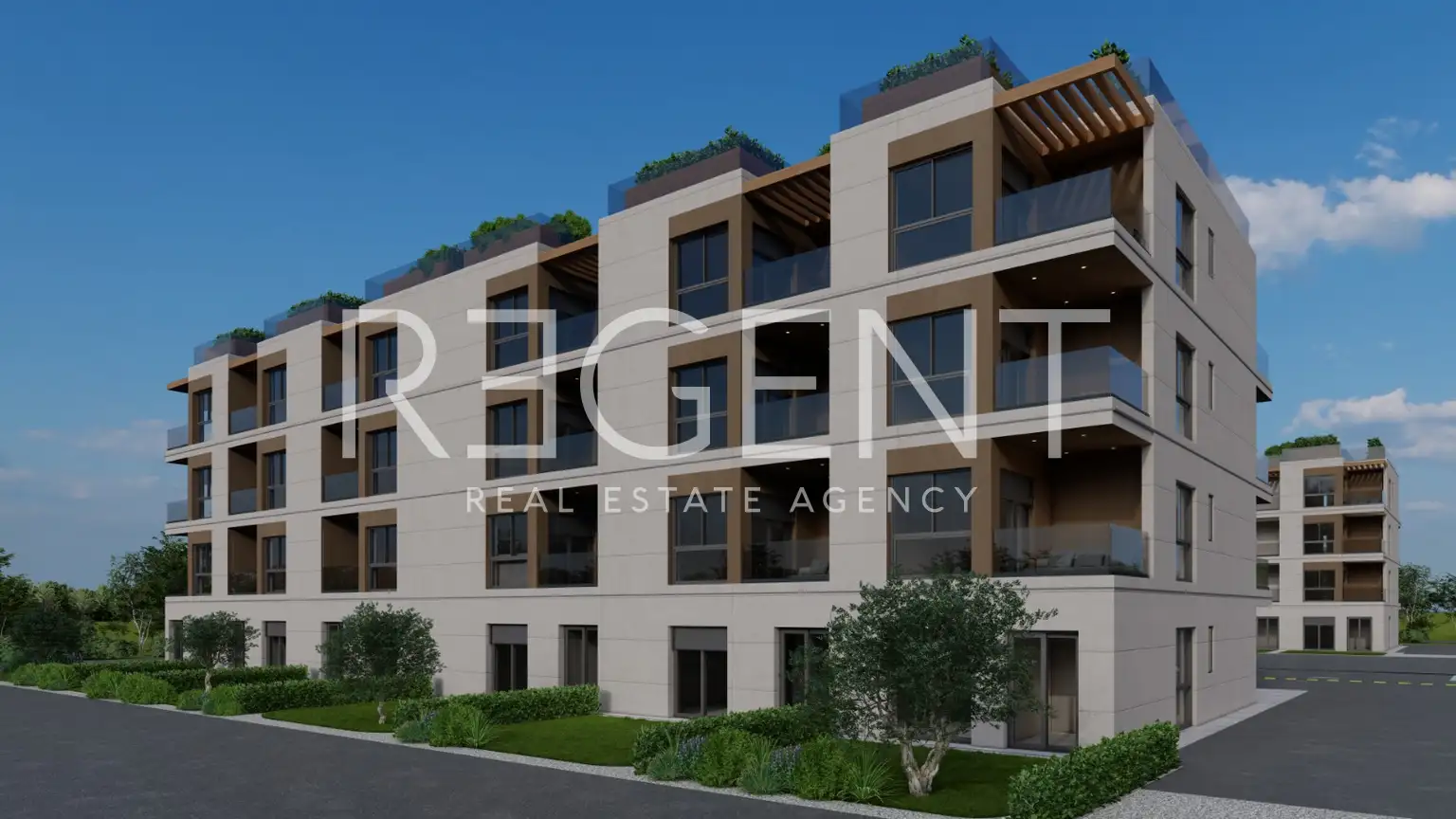 Tar - trosoban stan s krovnom terasom