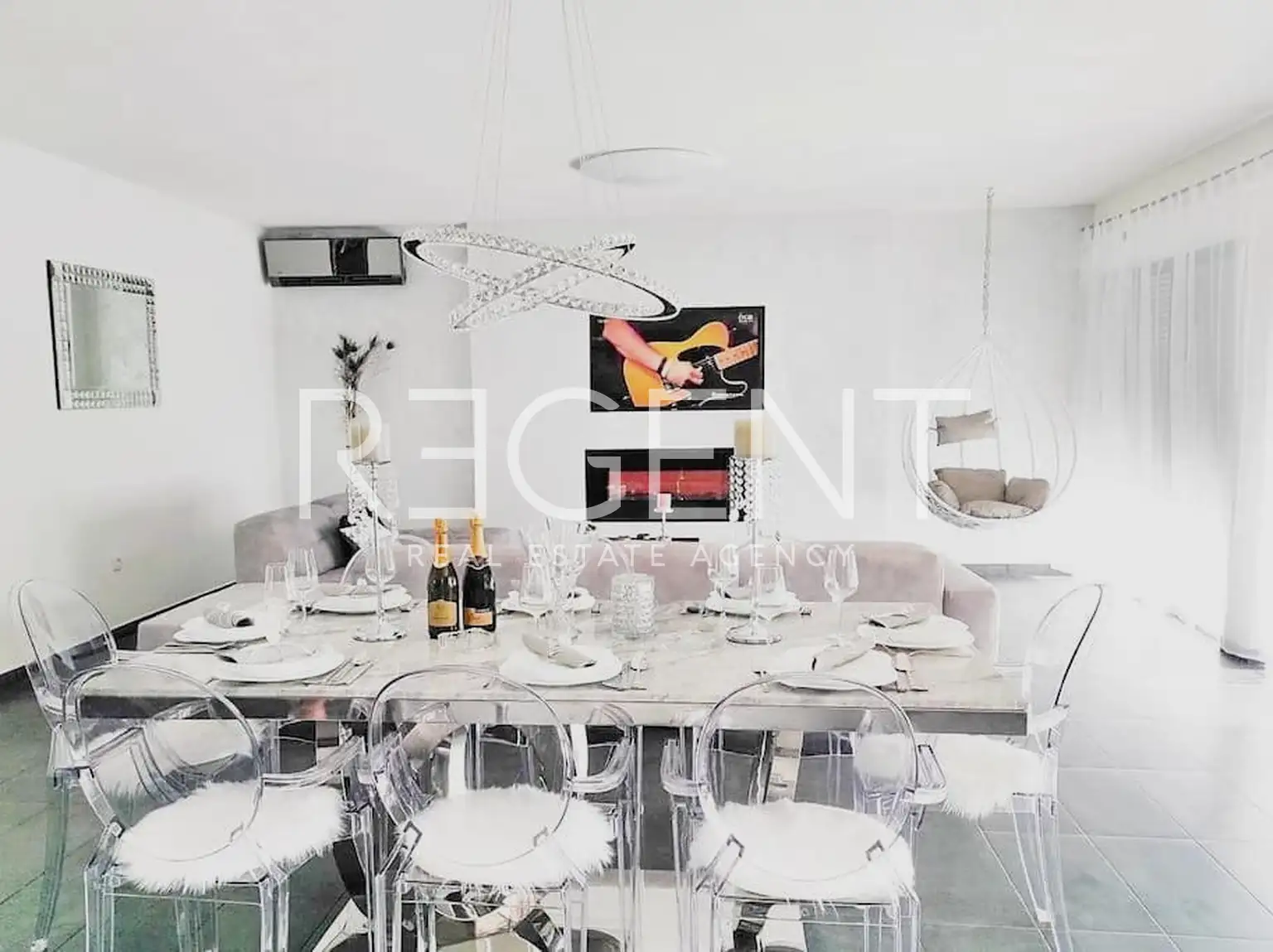 Split, Podstrana – Zapanjujuća villa s pogledom na more 250 m2