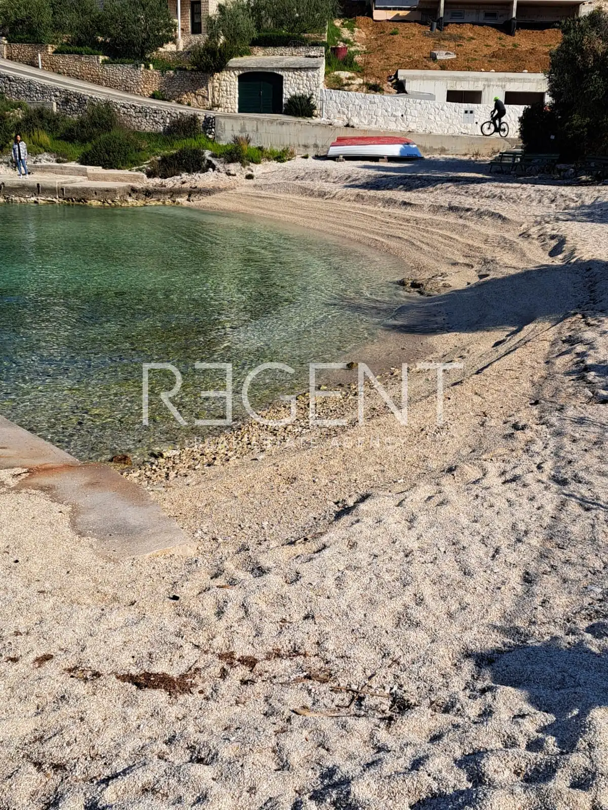 Šibenik, Kanica - Stavebný pozemok na atraktívnom mieste pri mori 2277 m2