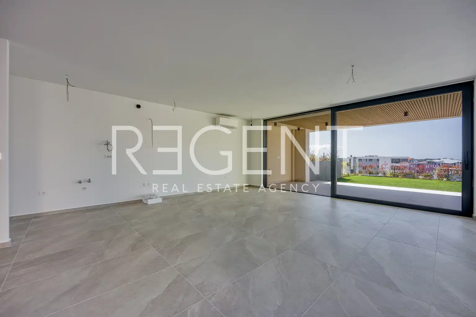 Istrie, Novigrad - Čtyřpokojový apartmán v luxusním obytném komplexu 136 m2