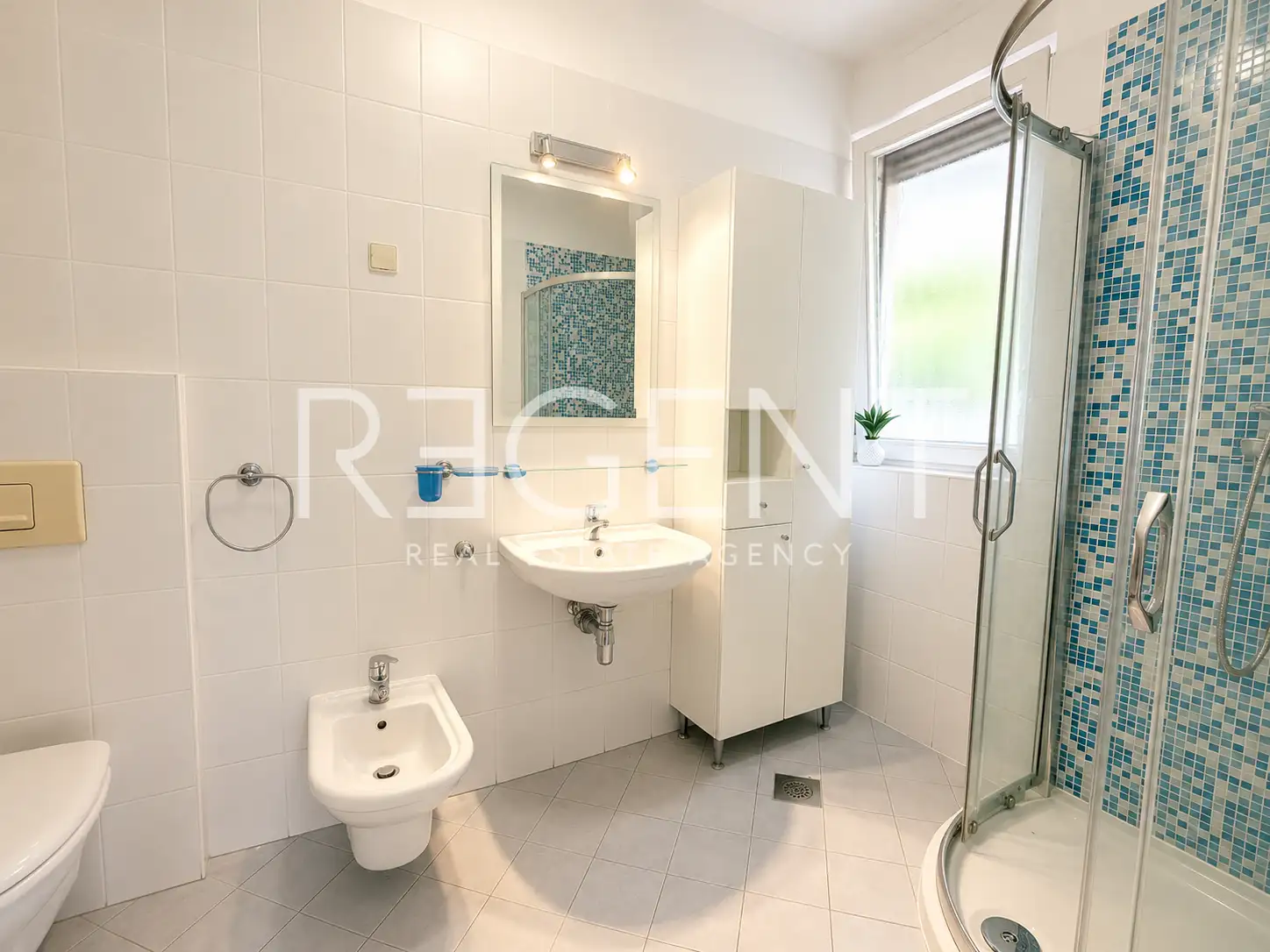 Stanovanje 145 m², center Zagreba — 2 terasi, parkirišče, opremljeno