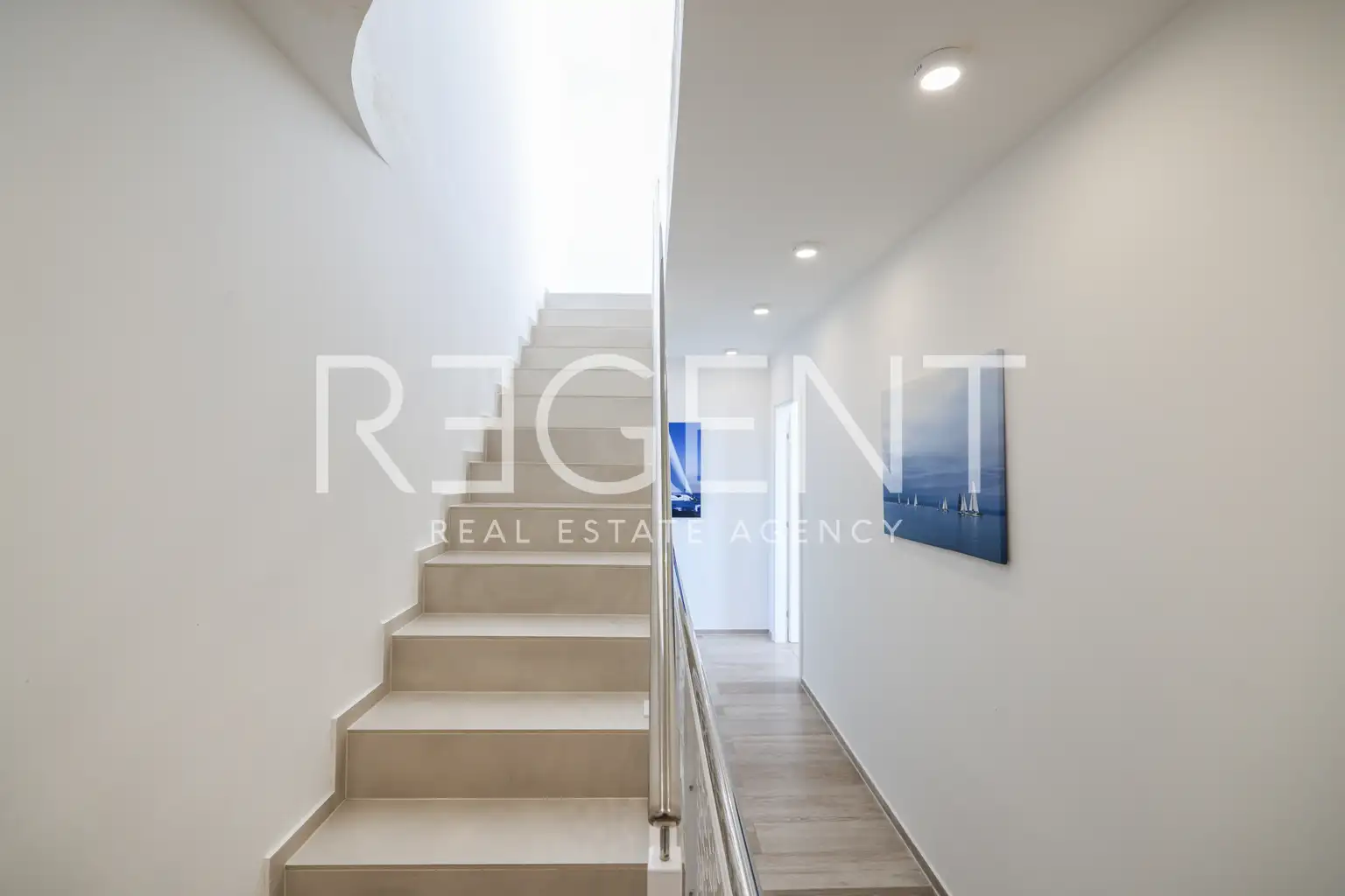 Privlaka - Dom szeregowy z basenem i tarasem na dachu.