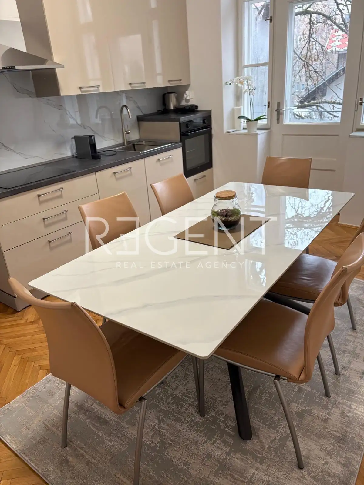 Zagreb, Center - Štirisobno stanovanje za najem