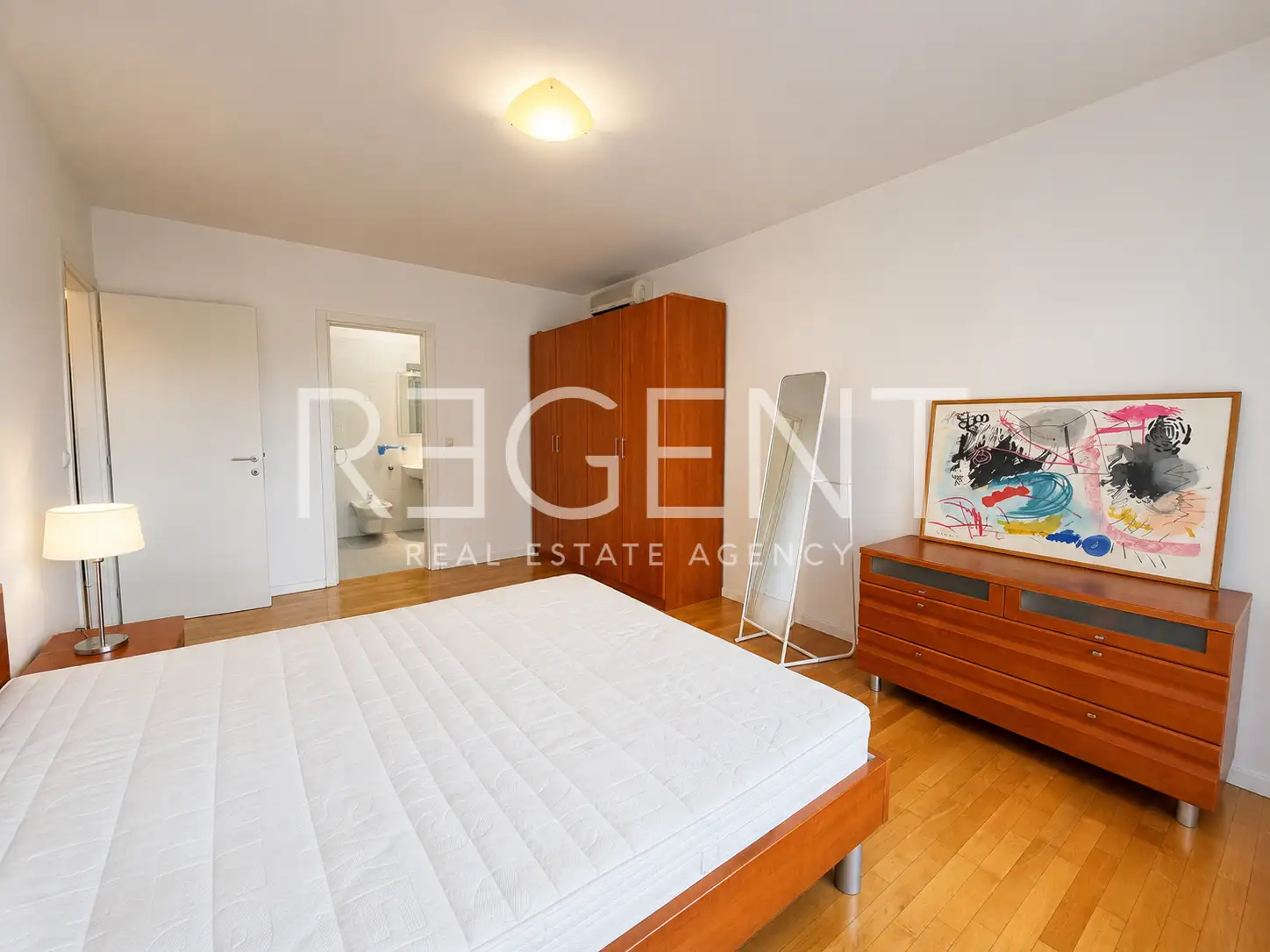 Stanovanje 145 m², center Zagreba — 2 terasi, parkirišče, opremljeno