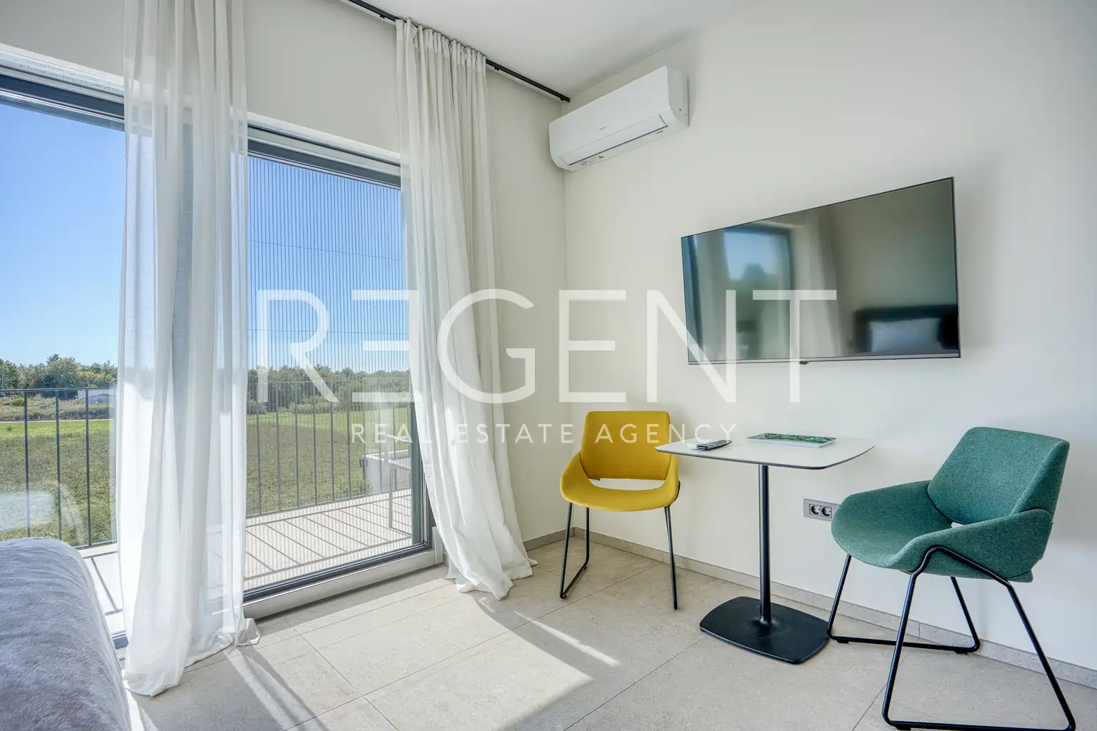 Kuća 230 m² — grijani bazen, krovna terasa, Poreč