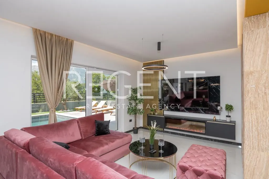 Makarska, Zagvozd - Luxury villa with pool 270 m2