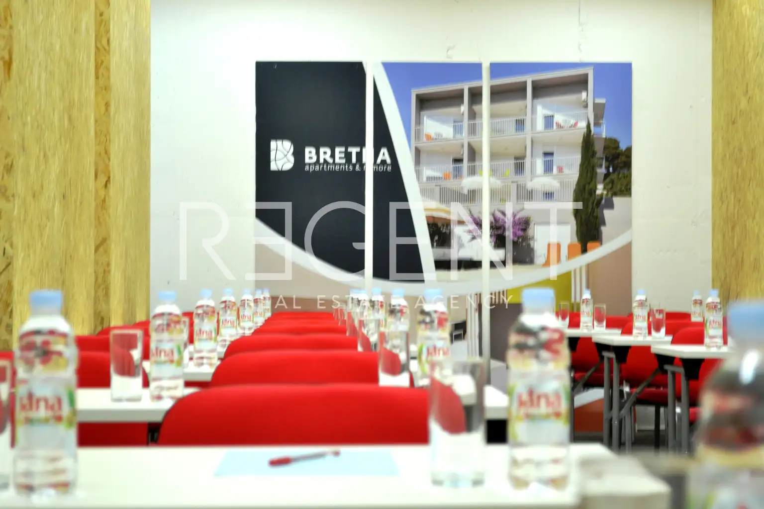 Brač, Sutivan - Investicijska prilika, stambena zgrada