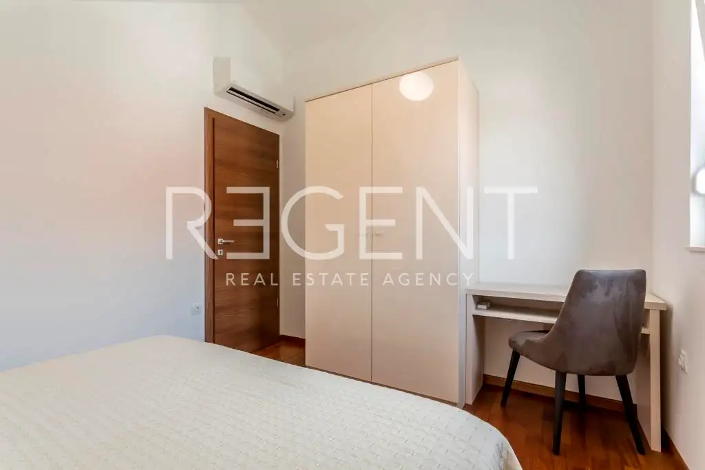 Podstrana - Trojizbový byt s terasou