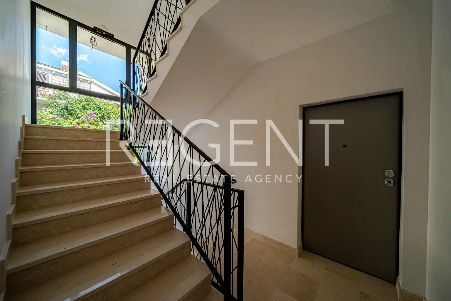 Pelješac, Orebić - Trosoban apartman s loftom i terasom u novogradnji