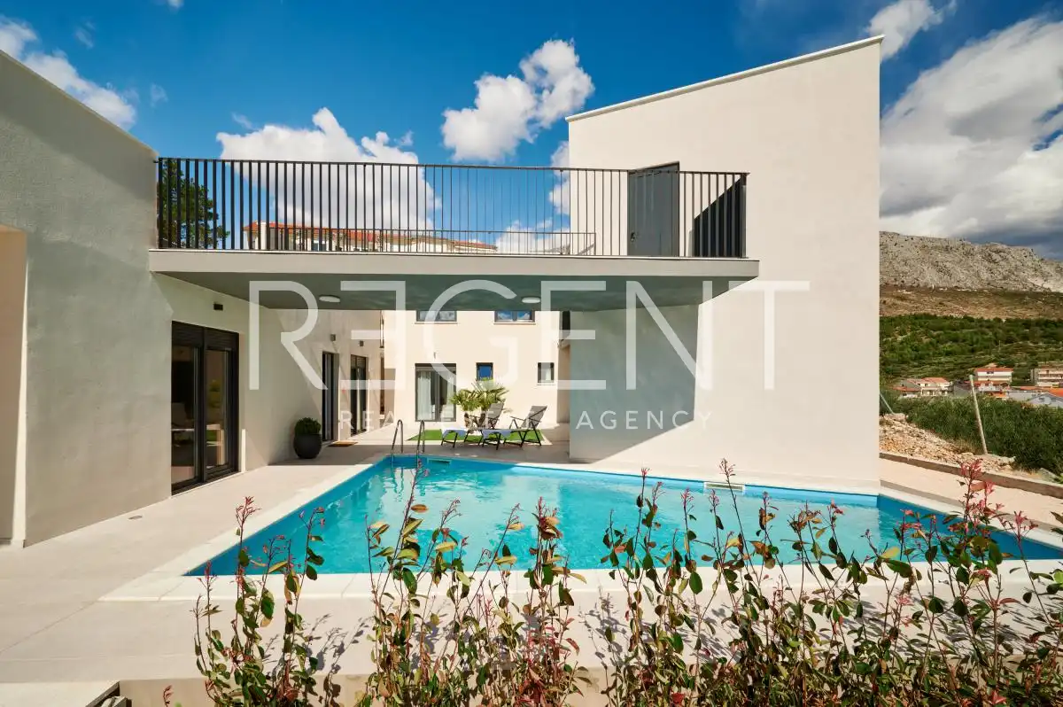 Split, Dugi Rat - Moderní vila s výhledem na moře