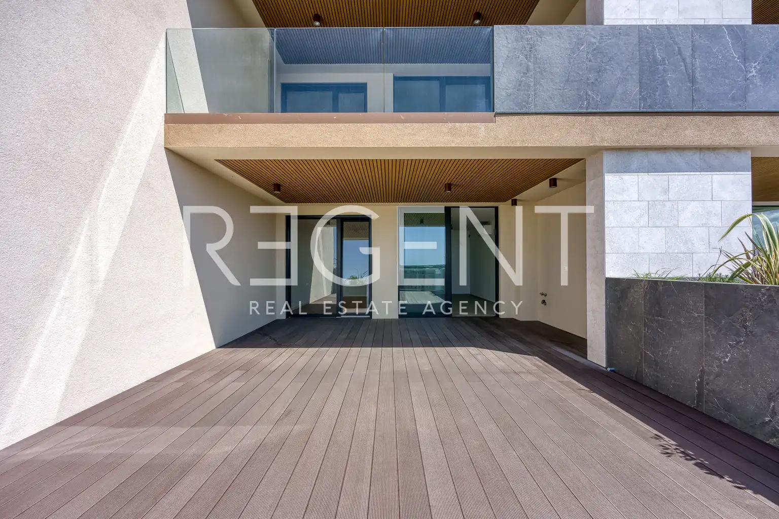 Istrie, Novigrad - Dvoupokojový apartmán v luxusním rezidenčním komplexu 60 m2