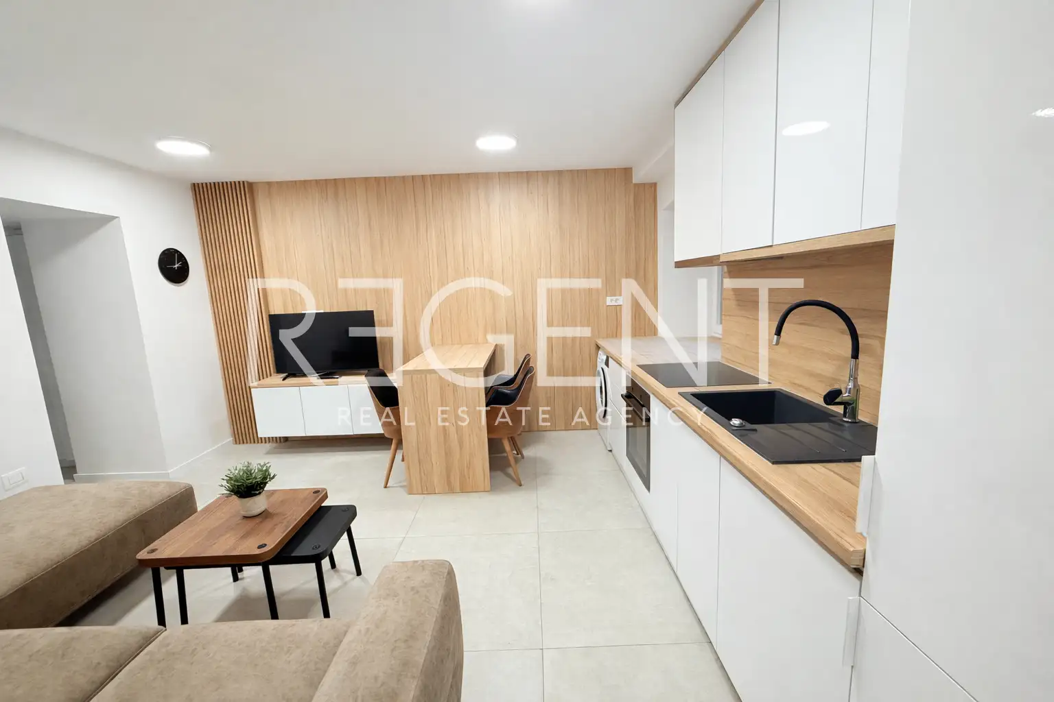 Zagreb, Centar - potpuno renoviran jedosoban stan u centru grada