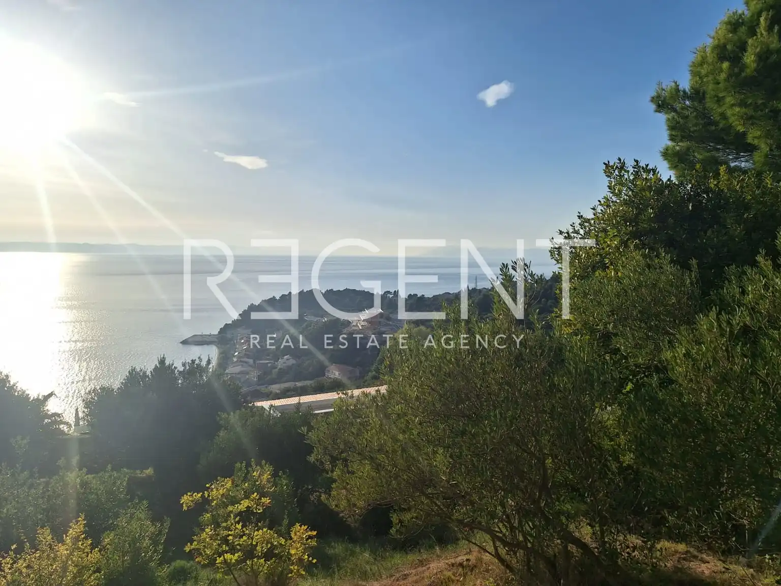 Podgora - Stavební pozemek s výhledem na moře 950 m2
