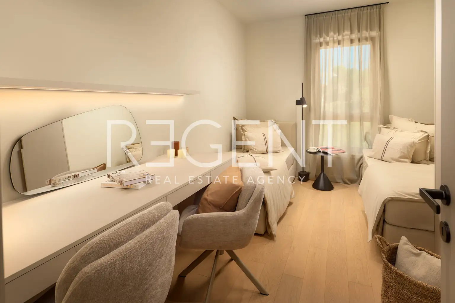 Split, Žnjan - Dvojizbový byt s loggiou a výhľadom na more