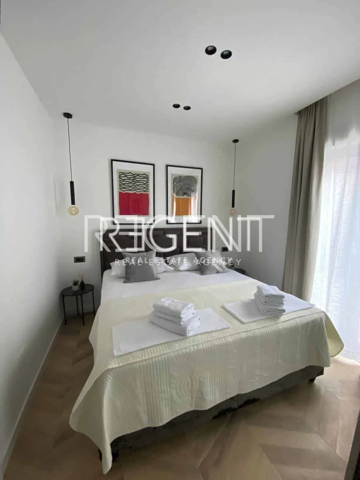 Makarska - Luxurious villa with three residential units