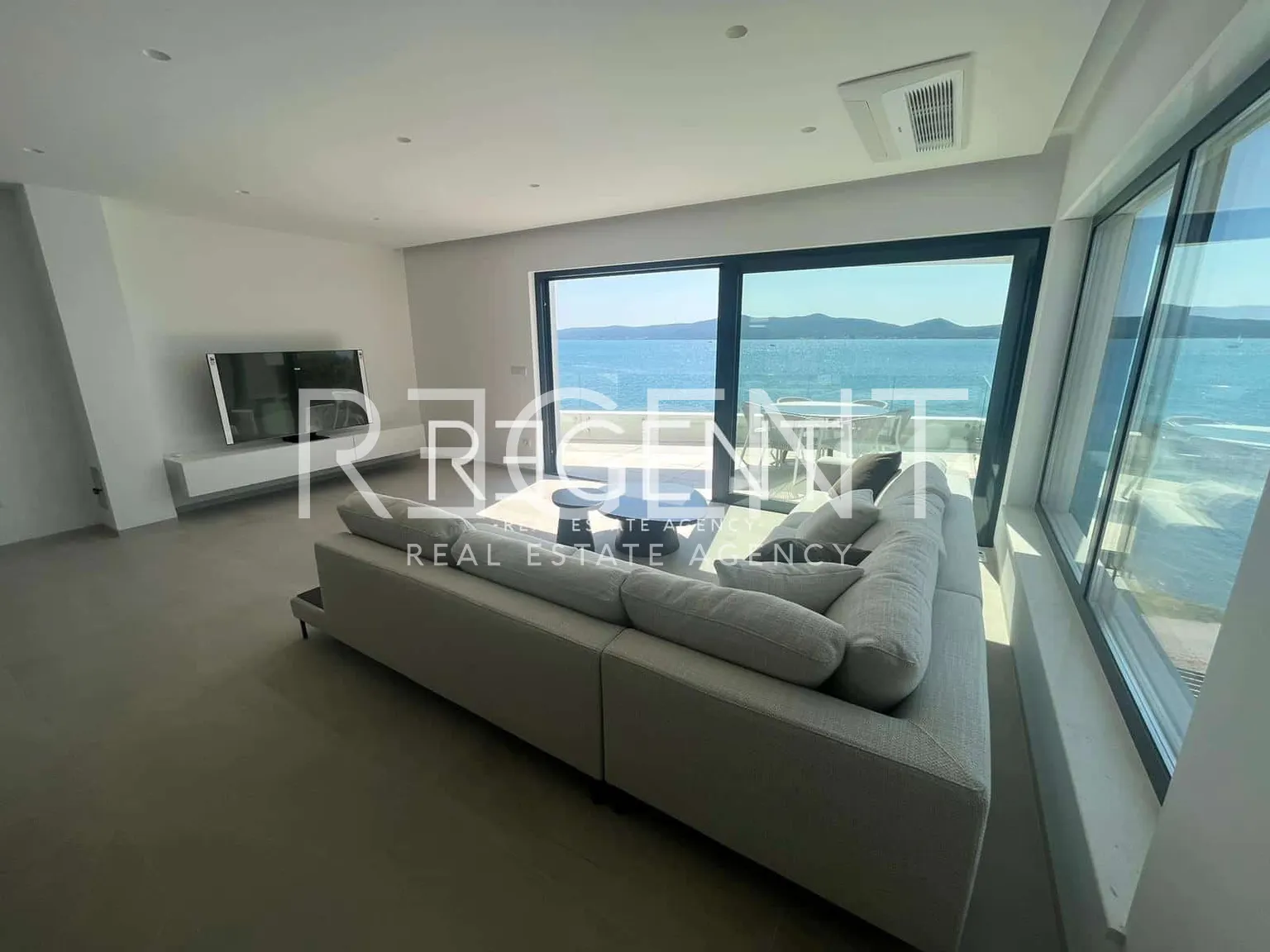 Sukošan – Luxusný moderný byt so strešnou terasou 139 m2