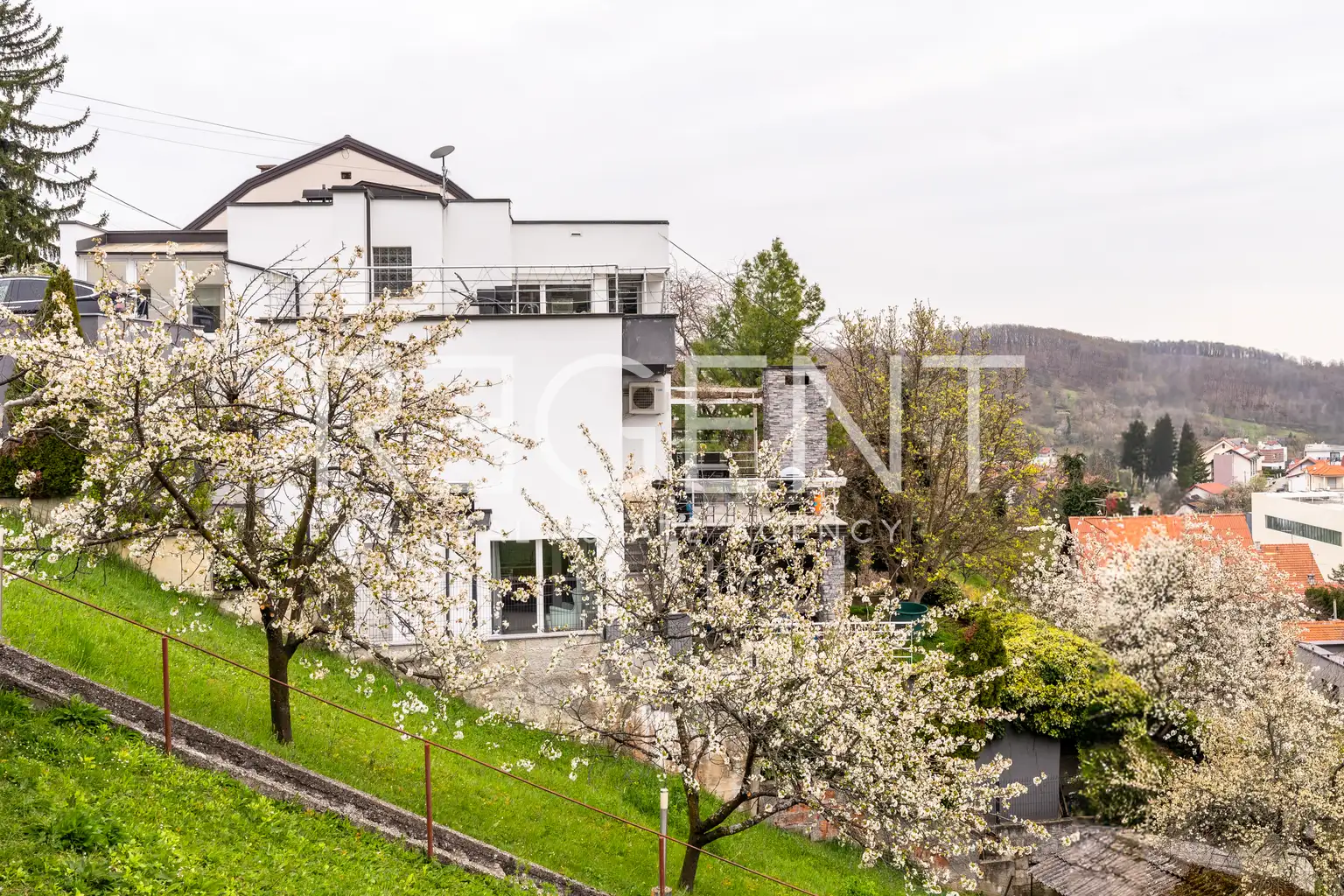 Zagreb, Gračani – obiteljska kuća s pogledom