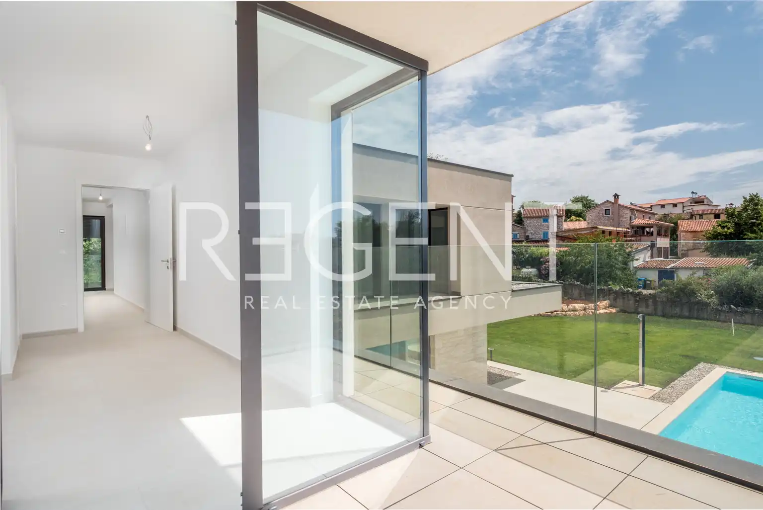 Istra, Labinci - Luksuzna vila s bazenom 303,34 m2