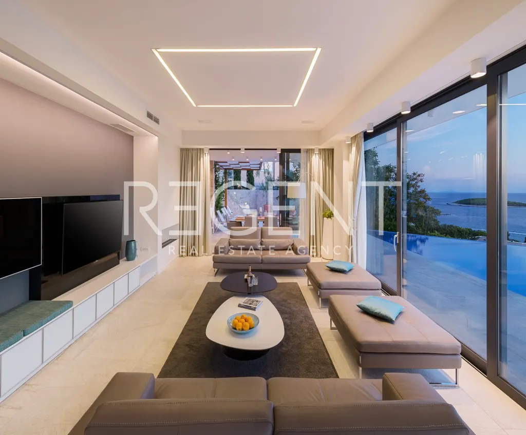 Hvar – Moderna vila s pogledom na more 195 m2
