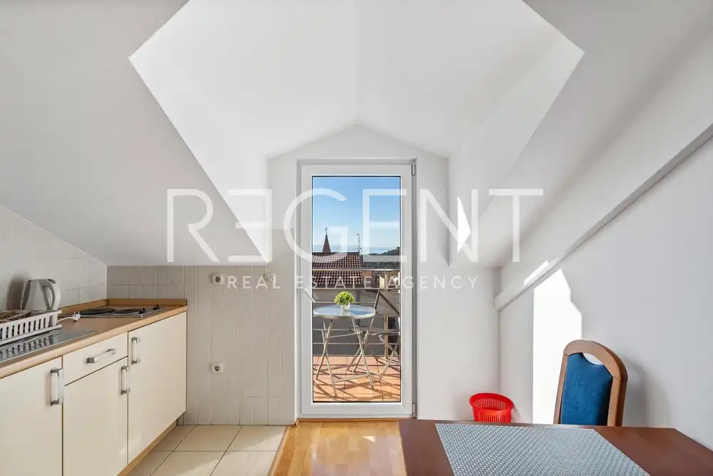 Makarska, Centar - Apartmanska kuća u blizini centra bruto površine 186 m2