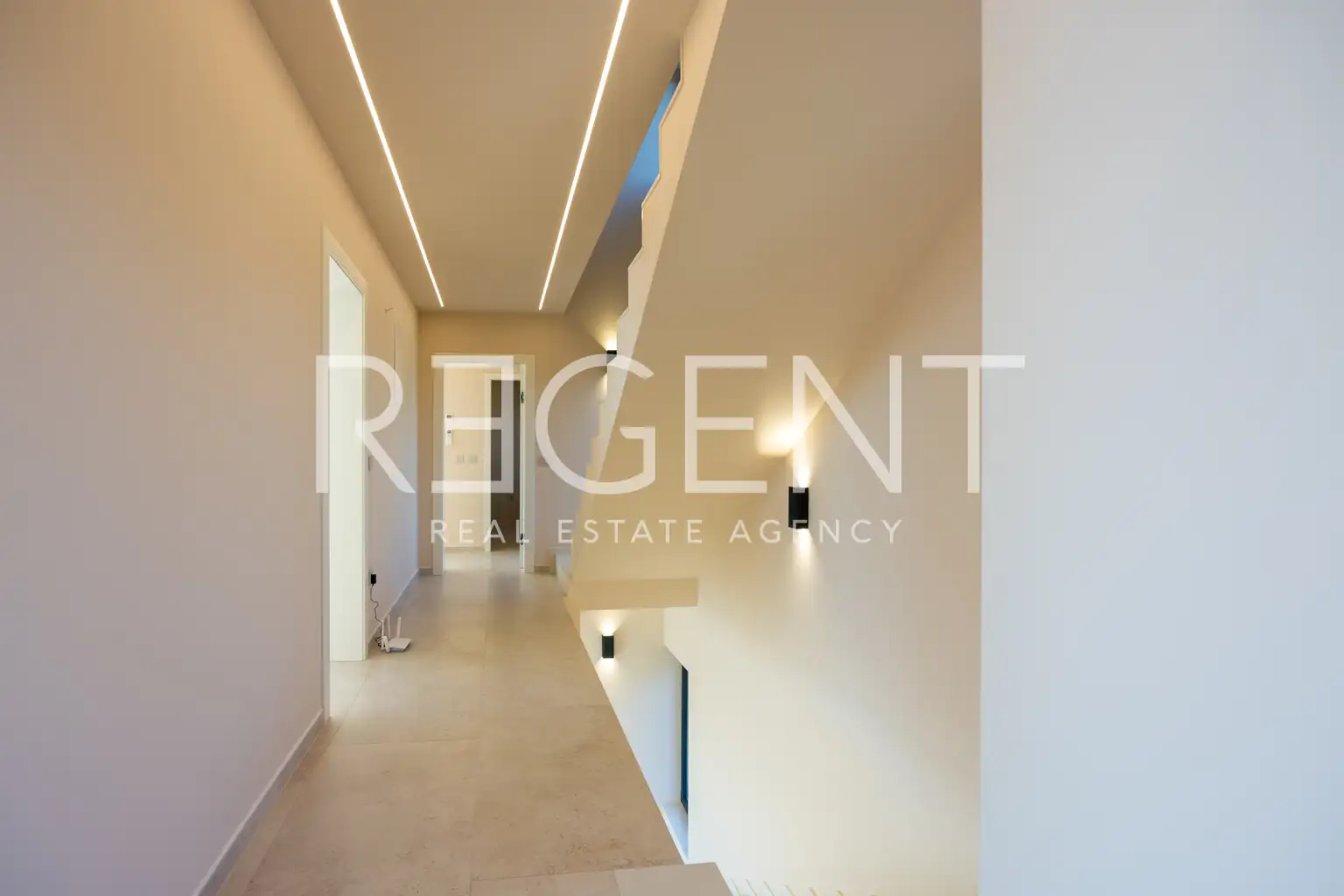 Poreč – Moderna vila s krovnom terasom