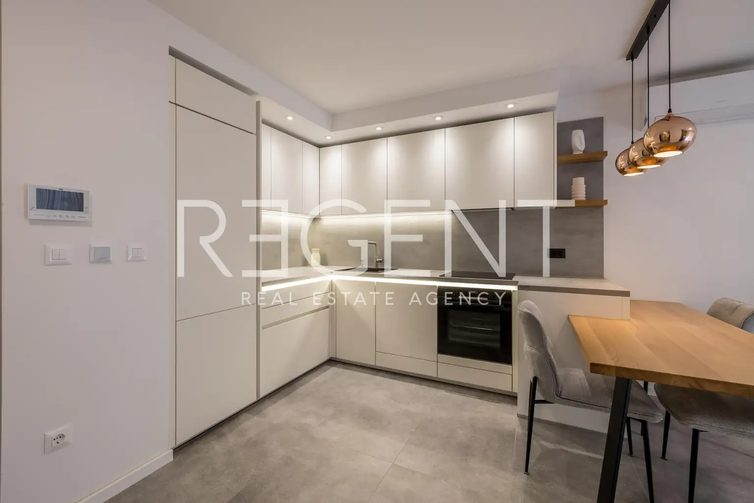 Split, Pazigrad - Jednosoban stan sa loggiom i garažom