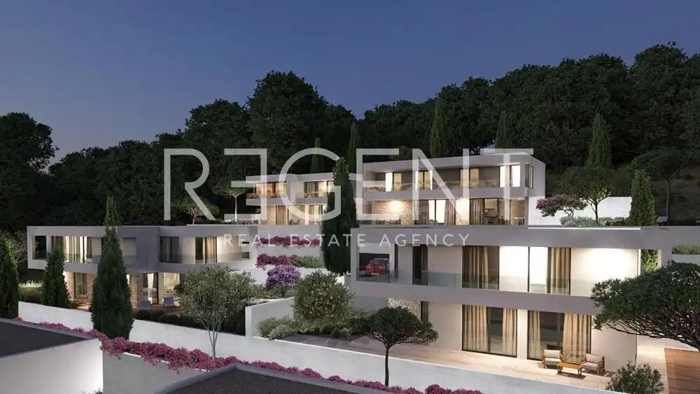 Trogir, Seget - Stavebný pozemok s ideovým projektom 7685 m2