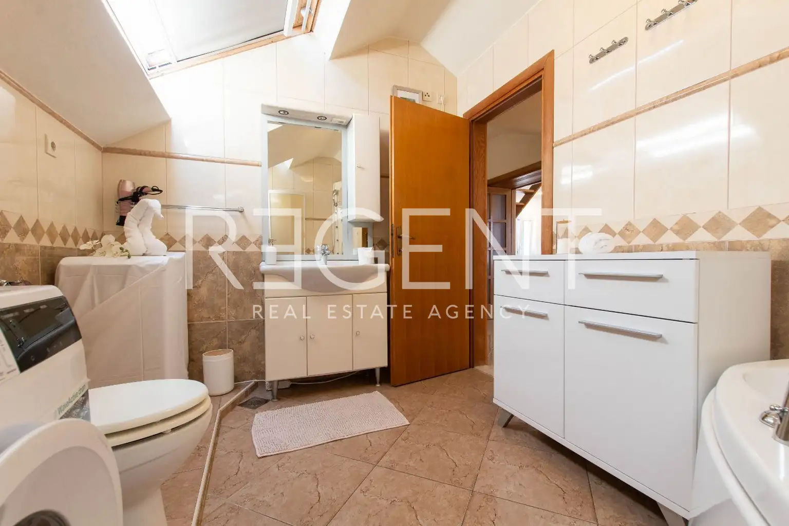 Makarska, Zentrum - Charmante Maisonette-Wohnung im Stadtkern