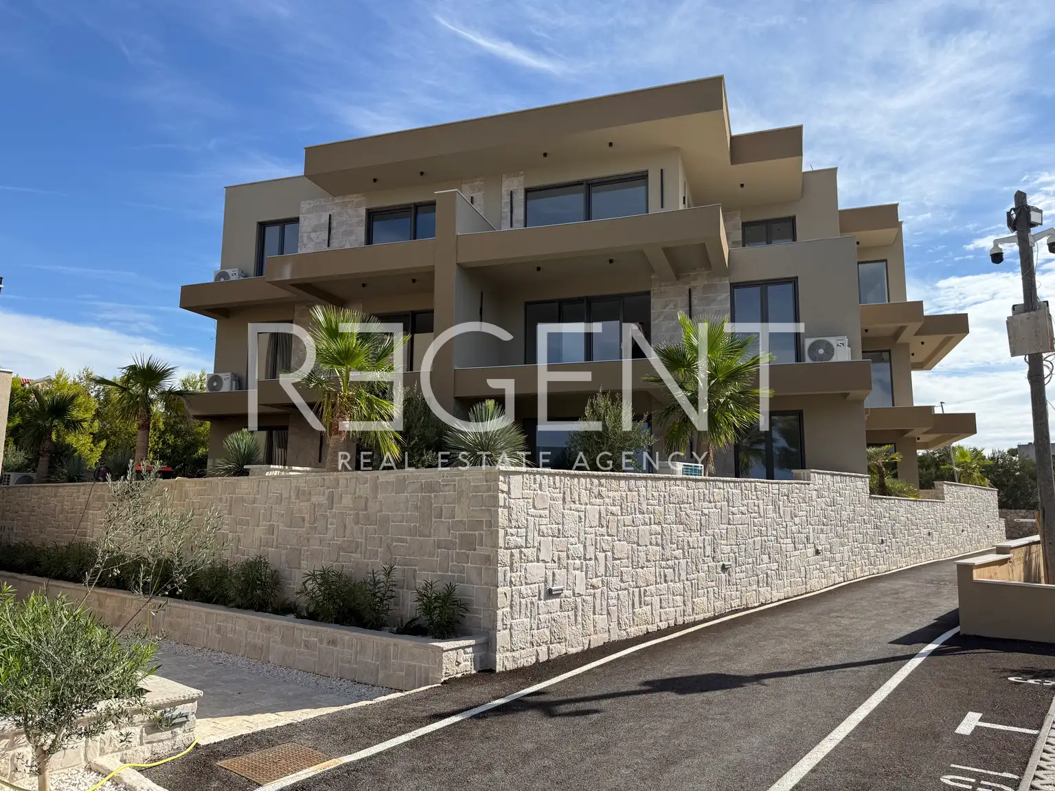 Trogir, Sevid – penthouse 177,66 m², terrasse sur le toit 133,25 m²