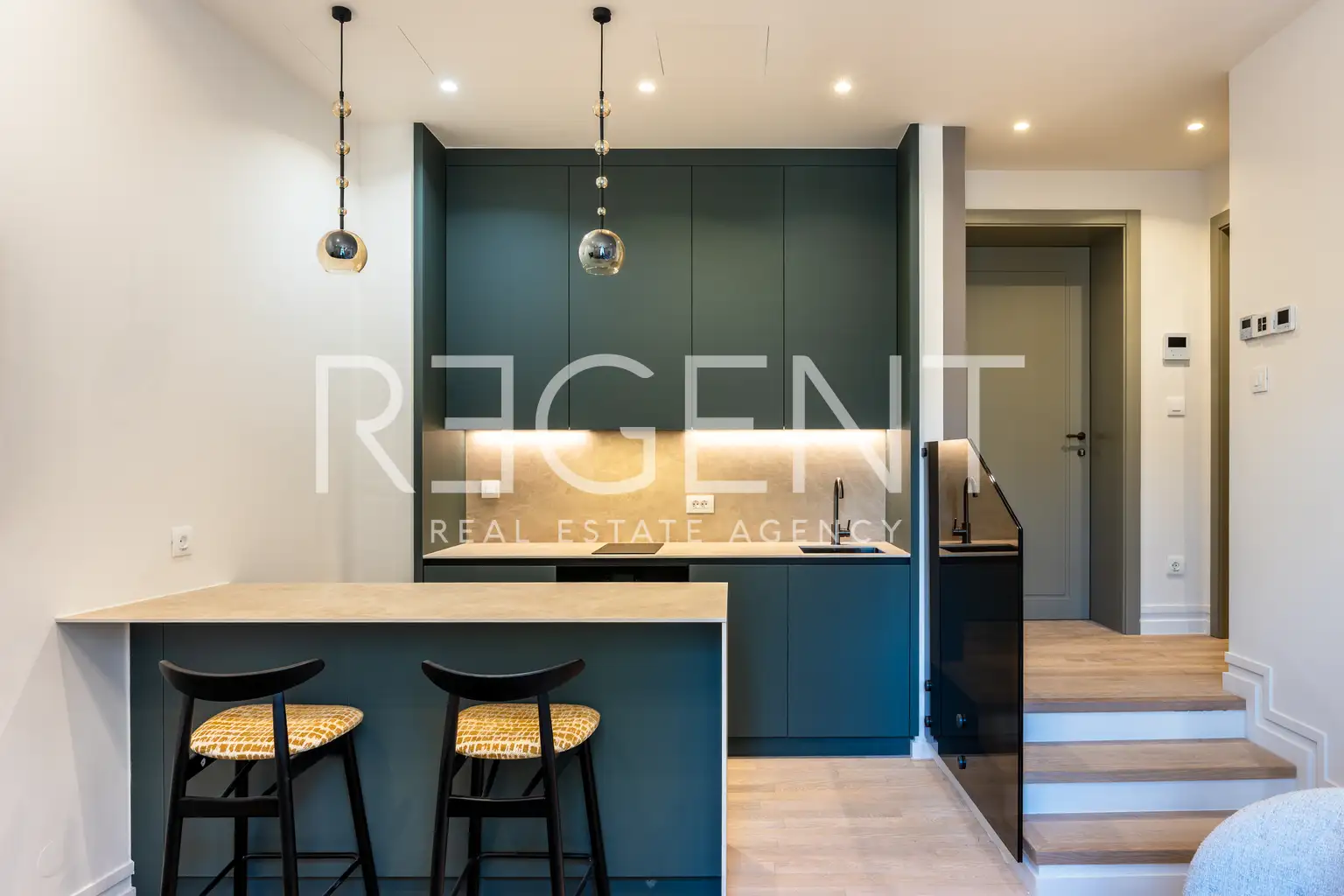 Stan 33 m² za najam — prvi najam, Centar