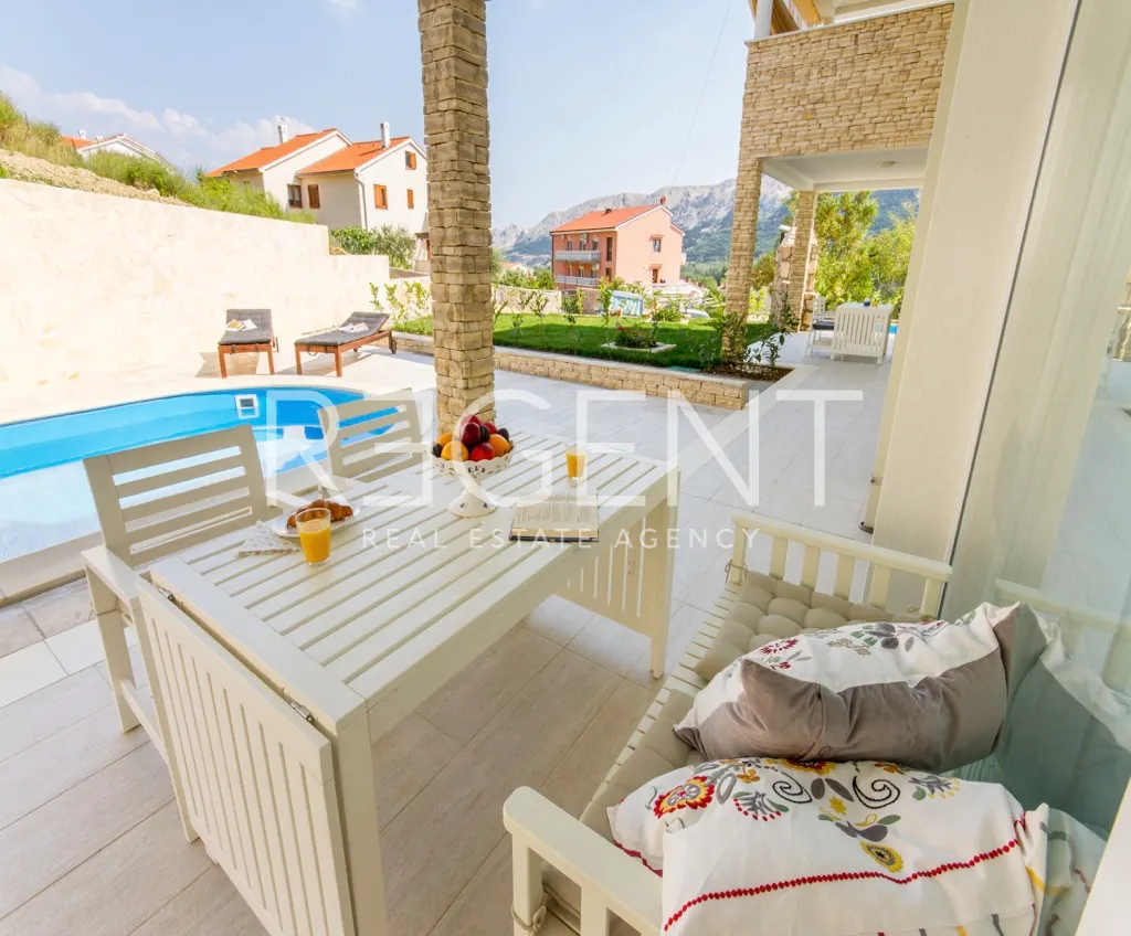 Otok Krk, Baška – Kuća s bazenom