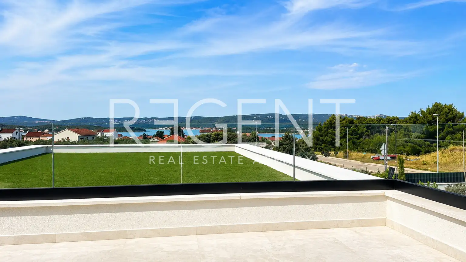 Turanj, Vila 180 m²— grijani bazen, pogled na more, 350 m od plaže