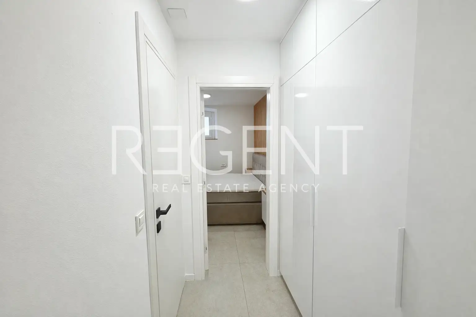 Zagreb, Centar - potpuno renoviran jedosoban stan u centru grada