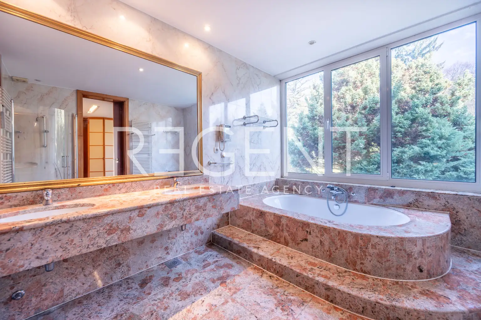 Zagreb, Šestine - Jedinstvena kuća s bazenom i velikim vrtom