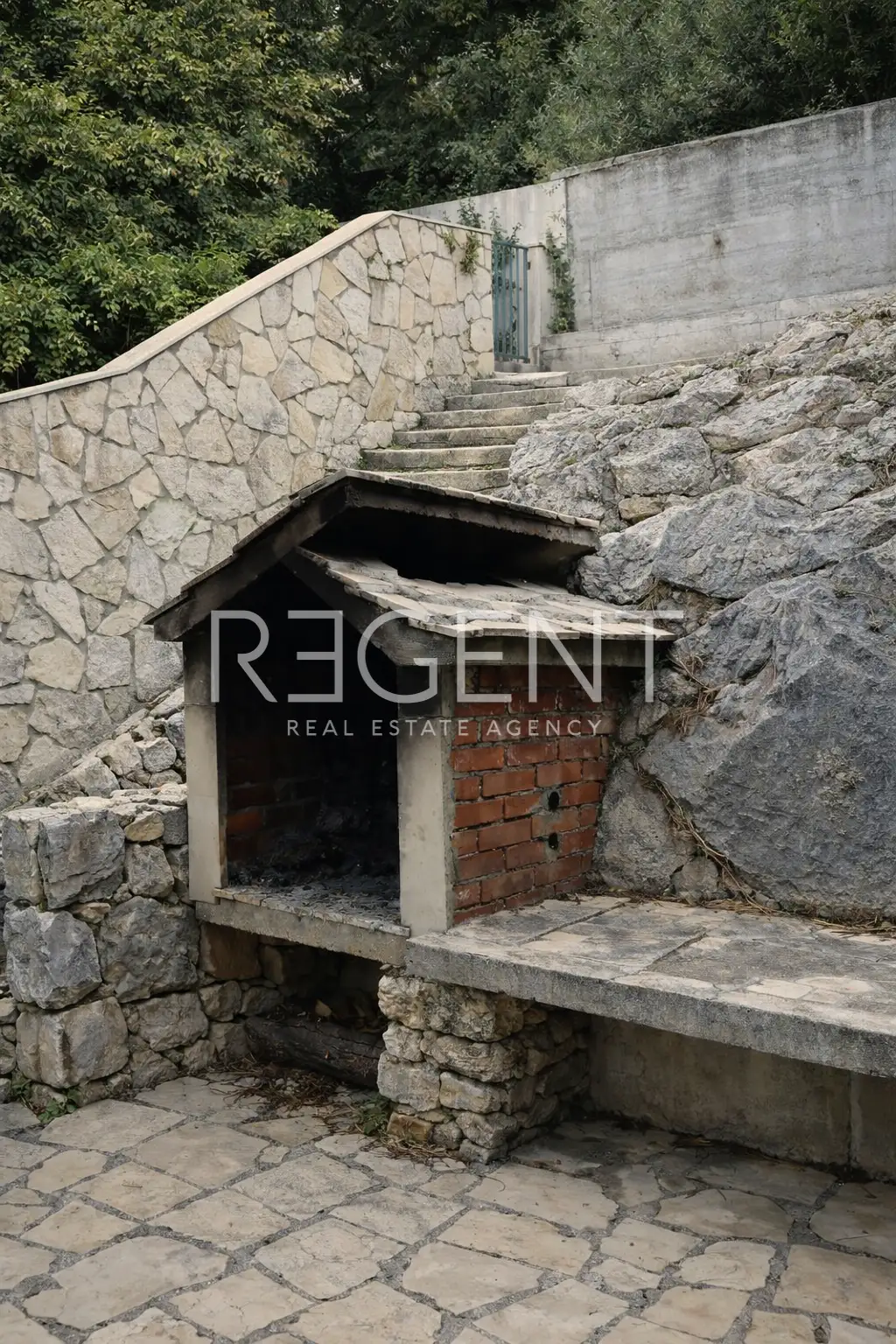 Rogoznica - Hiša z dvoriščem in pogledom na morje