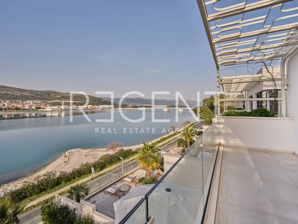 Trogir - Moderní vila s výhledem na moře 341 m2