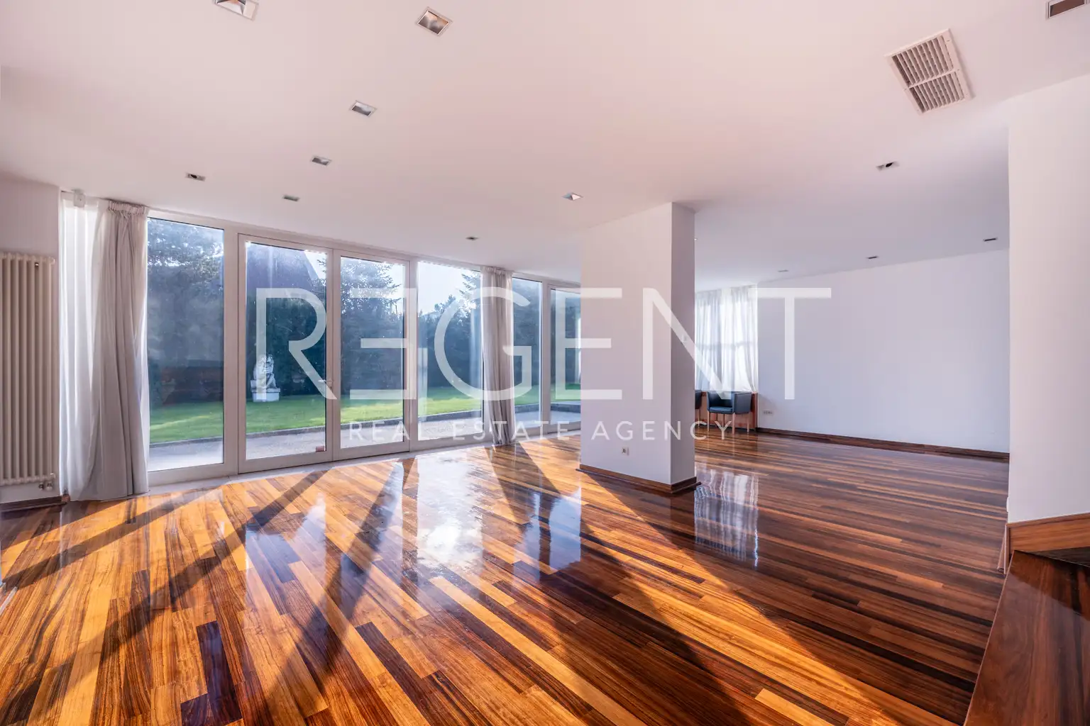 Zagreb, Šestine - Jedinstvena kuća s bazenom i velikim vrtom