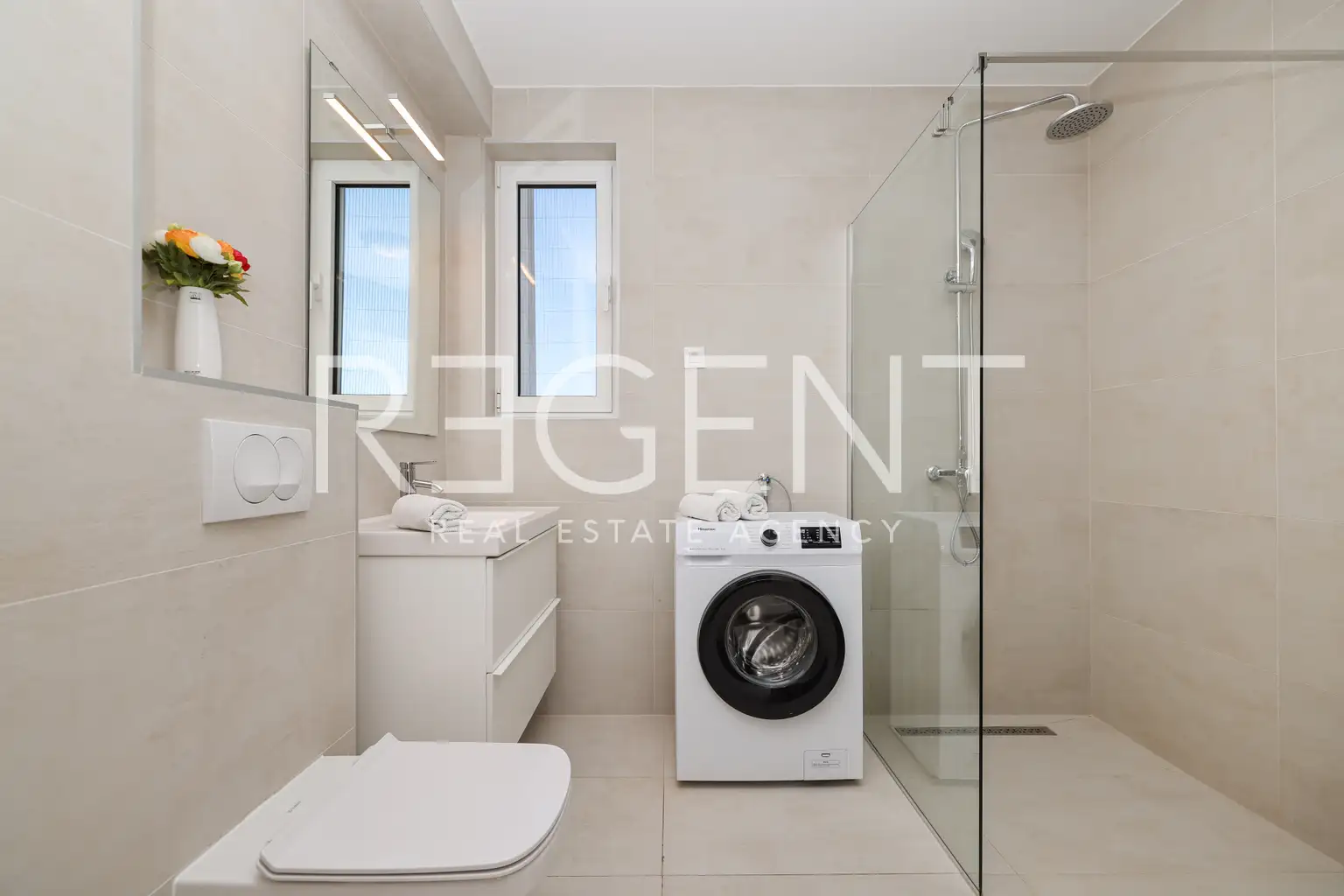 Privlaka - Dom szeregowy z basenem i tarasem na dachu.