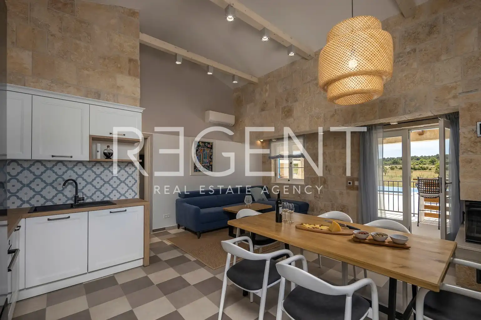 Zadar, St. Filip i Jakov - Rustic villa on a 30,000 m² plot of land